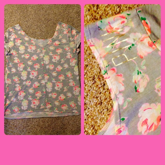 PINK Victoria's Secret Tops - Super cute Victorias Secret Spring/Sumner top