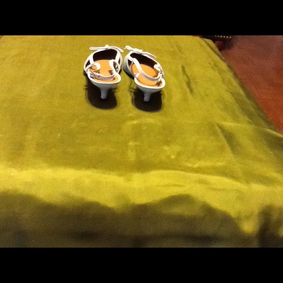 Stuart Weitzman cloth/leather sling SZ 8 1/2 - Picture 3 of 4