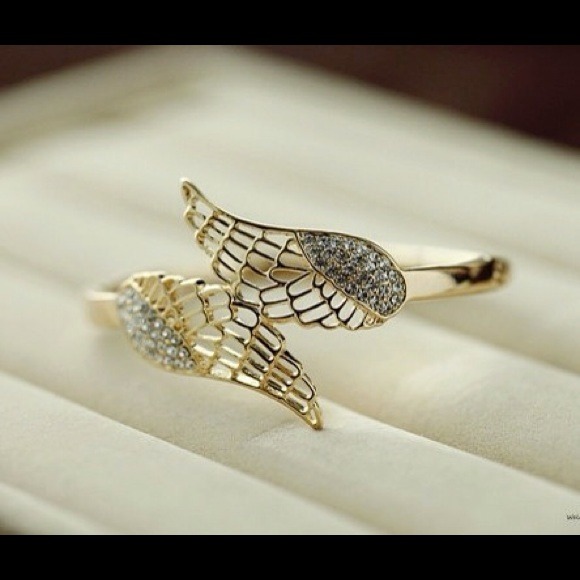💎 Angel Wings Bracelet 💎