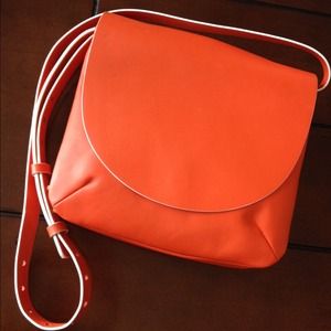 kate spade Bags - Kate Spade Saturday Crossbody. ⭐️⭐️ kate spade Bags - Kate Spade Saturday Crossbody. ⭐️⭐️