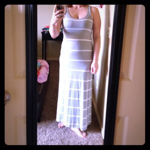 Gray and white long sleeveless maxi