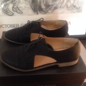 Black cutout Oxford
