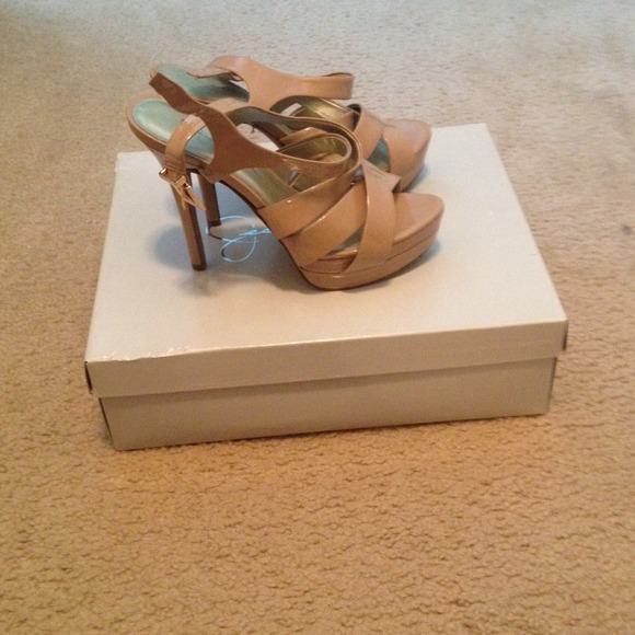 Jessica Simpson Nude heels