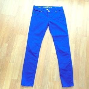 Size 7. Royal blue skinny pants. Mossimo.