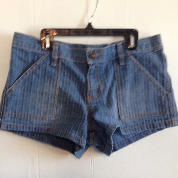 Reduced....Super cute A&F jean shorts