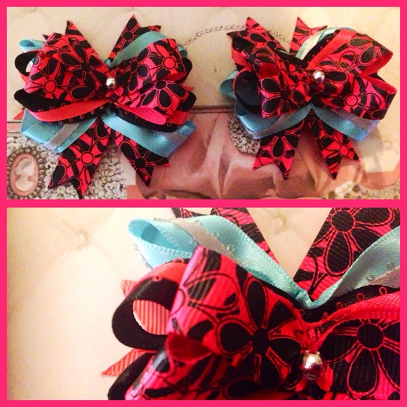 🔴REDUCED🔴🎀Coral Turquoise and Black Bows🎀