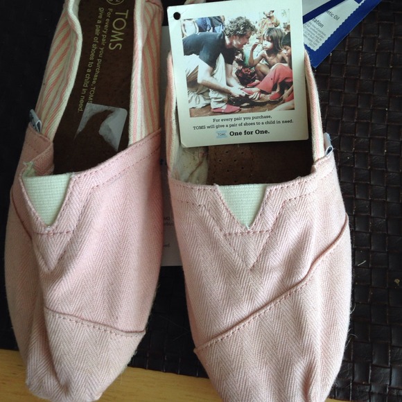 Pink canvas toms❤️🎉🎉🎉🎁