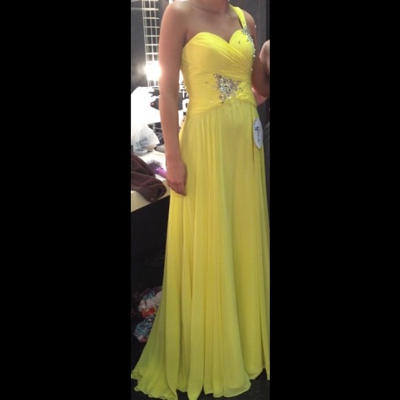 Prom/Pageant Dress - Picture 3 of 4