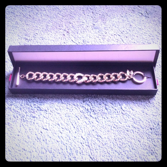 🎀Victoria's Secret bracelet🎀✂️price cut✂️