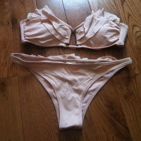 🎀TRADED🎀H&M Peach Bikini With Ruffle Bandeau