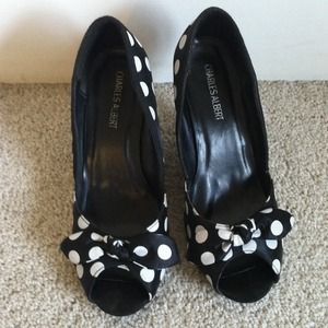 Charles Albert polka dot wedges
