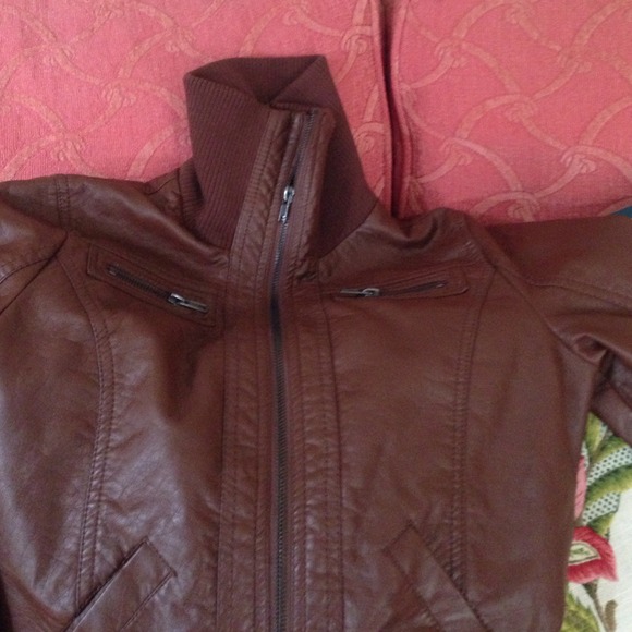 Brown jacket - Picture 1 of 3