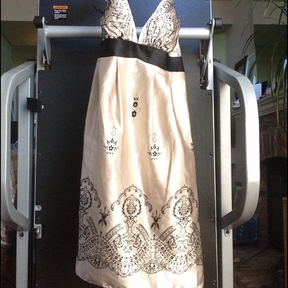 Off white+black floral pattern halter dress - Picture 2 of 4