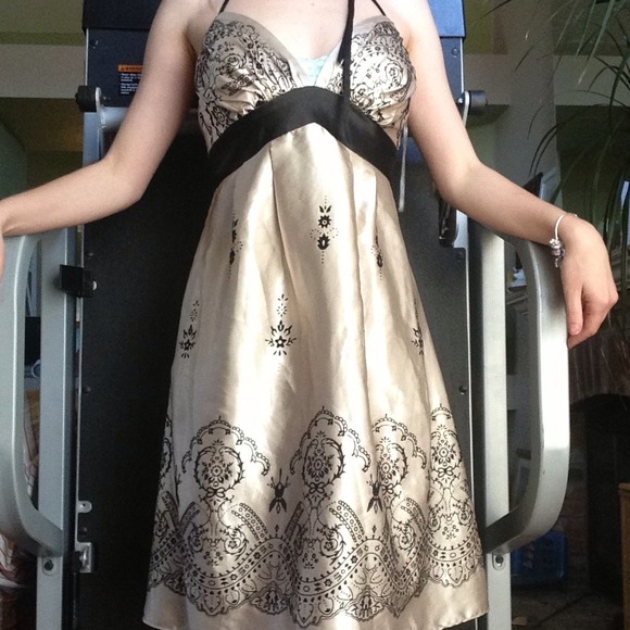 Off white+black floral pattern halter dress - Picture 4 of 4