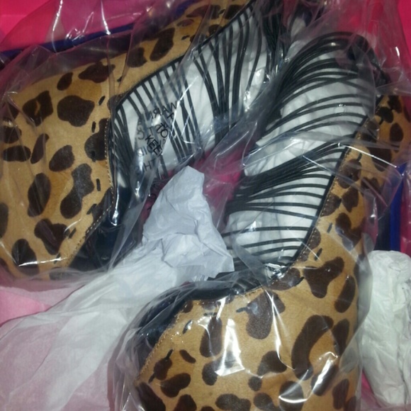 Brand new ?Beautiful shoes??? - Picture 3 of 3