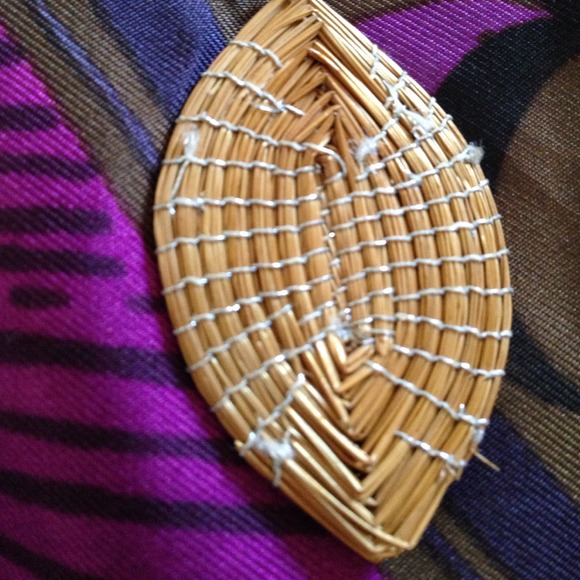 Leaf Earring- Handmade in Brazil - Picture 3 of 3