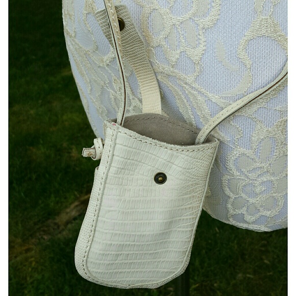 ☆HP☆ Stylemint 100% Leather Cellphone Pouch - Picture 3 of 4