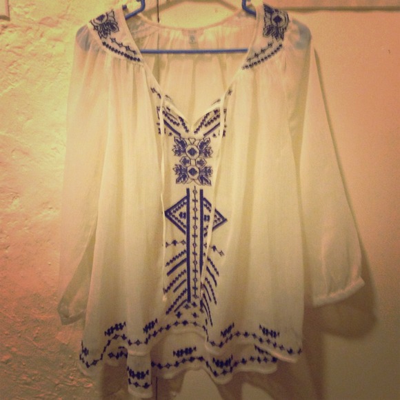 Bohemian embroidered top *Urban outfitters*