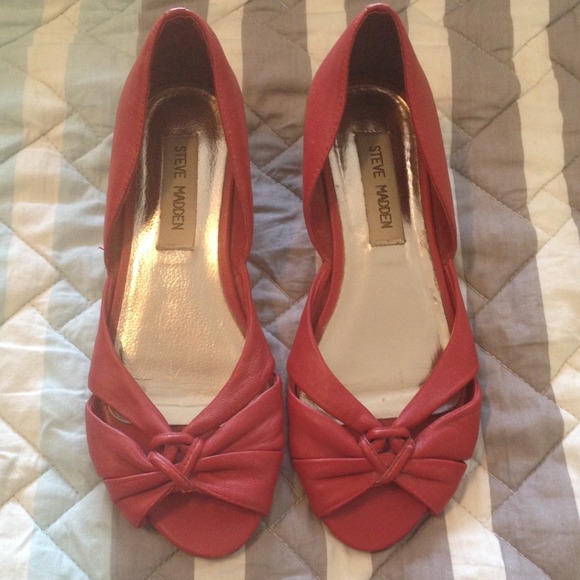 Steve Madden Shoes - 🎉️FLASH SALE🎉Steve Madden Red Sandal
