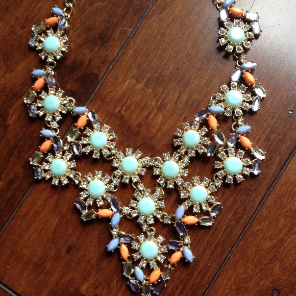 🔶Editor Pick🔶Statement necklace - Picture 2 of 4