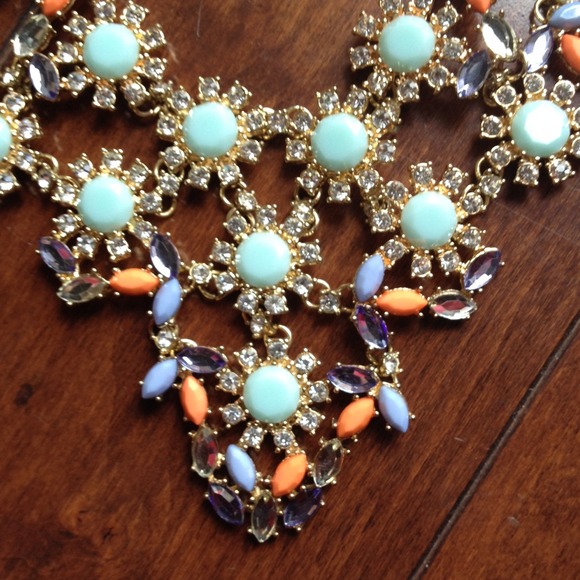 🔶Editor Pick🔶Statement necklace - Picture 3 of 4