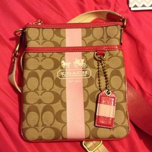 Authentic coach heritage crossbody