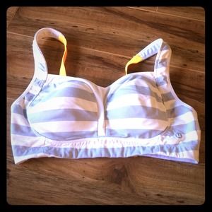 Lululemon Striped TaTaTamer Size 34DD