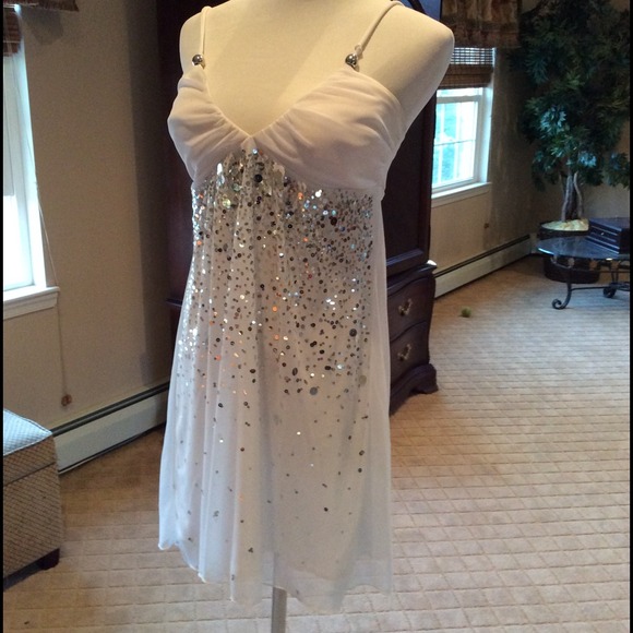 Dresses & Skirts - White Dress