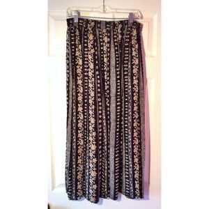 🚫Sold on Vinted🚫 Tribal Print Maxi Skirt