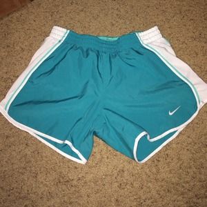 XS women's Nike running Short