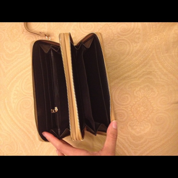 Large leather wristlet - Picture 2 of 2