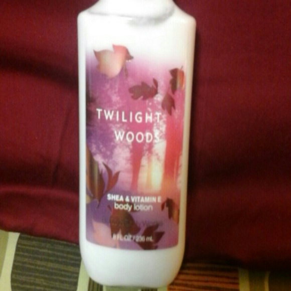 !! RESERVED!!Twiligt woods body lotion