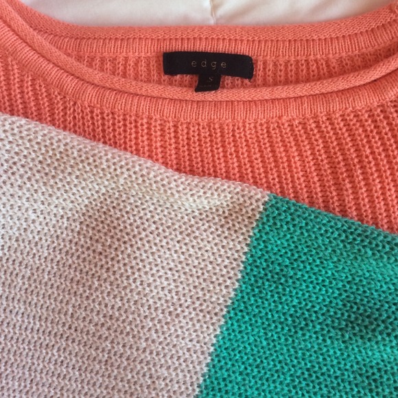 Tri-Color Sweet Knit - Picture 2 of 3