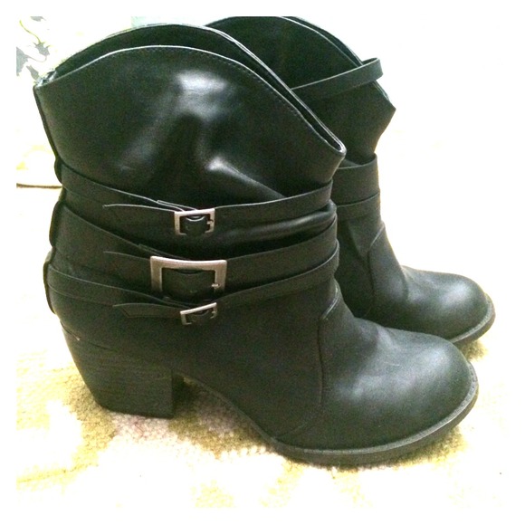 💥SOLD💥Cathy Jean Black Ankle Boots