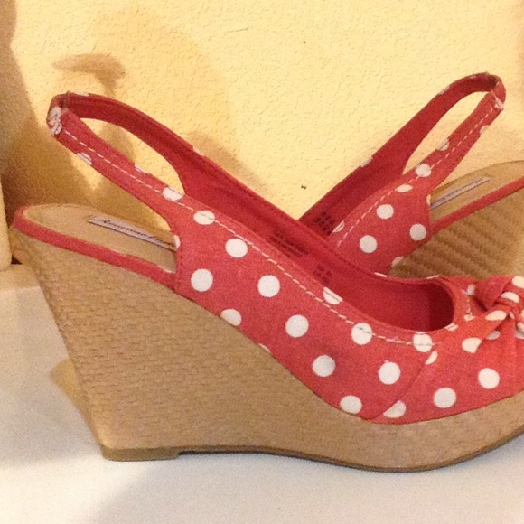 American Eagle Wedges