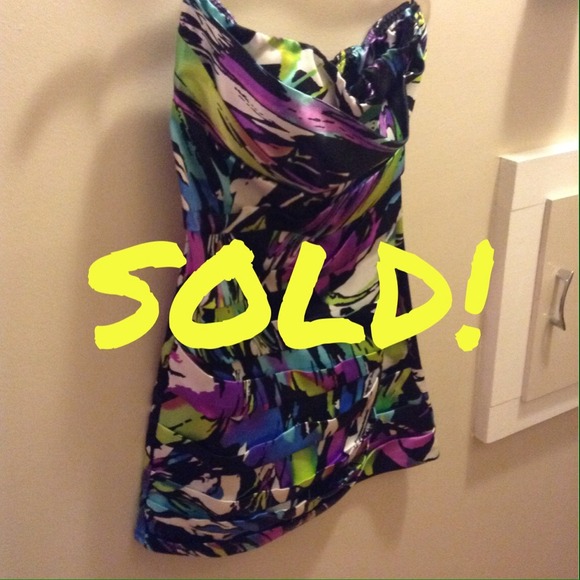 Snap sexy colorful dress. Size small.