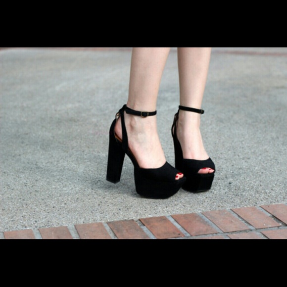 **sold**Jeffrey Campbell Perfect