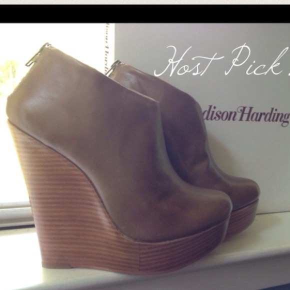 Shoes - Size 6 MH Platforms 💕☺️💕