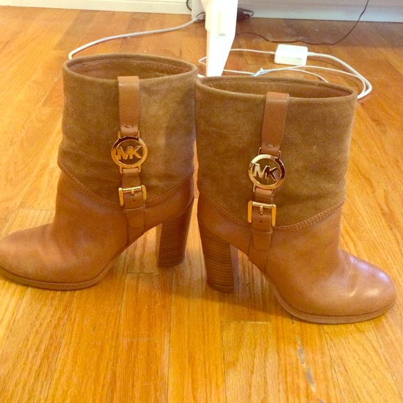 Michael kors tan leather booties