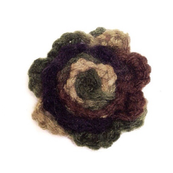 💐Crocheted Camo Flower Hair Clip