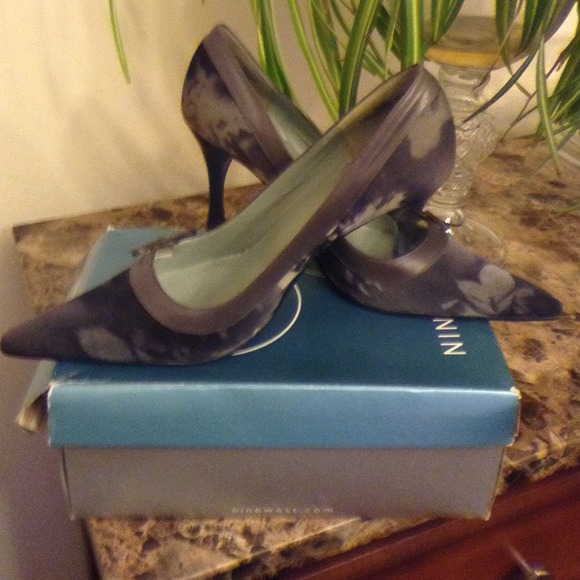 Guano Gray Night Fabric Pumps