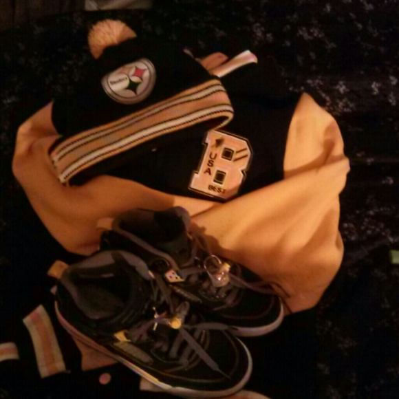 Jordans varsity sweater steelers hat