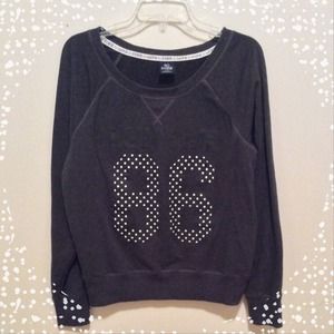 🚨🎉REDUCED🎉🚨 VS Athletic Sweatshirt