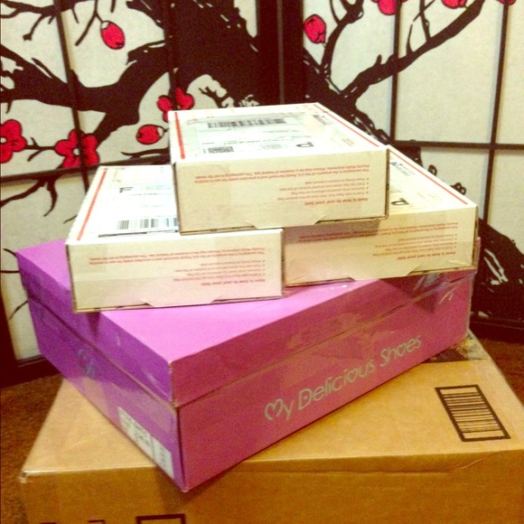 Yay!! Off to the post office :)