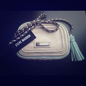 🔴SOLD🔴Steve Madden chain Crossbody, studded