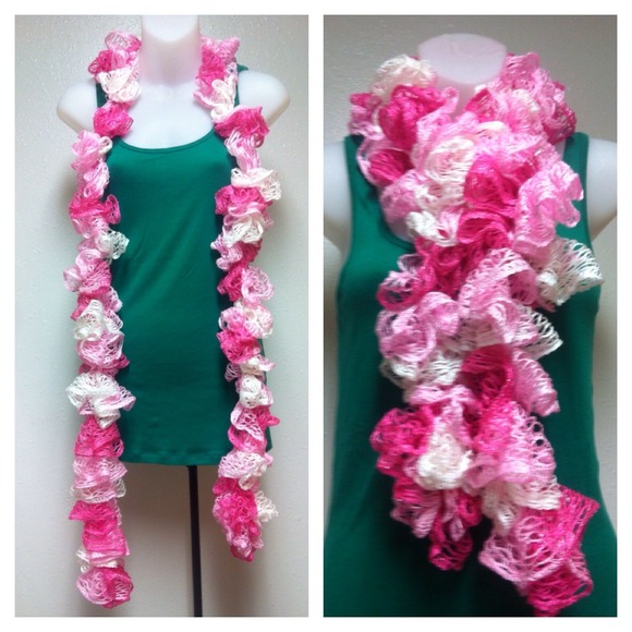 NEW! Pretty pink & white handmade ruffle scarf! - Picture 2 of 3
