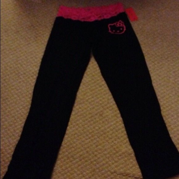 Hold for @devennc-HK yoga pants & sweatsuit
