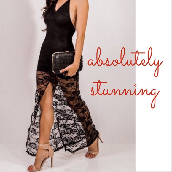 ⭐️NWT⭐️Gorgeous black lace maxi