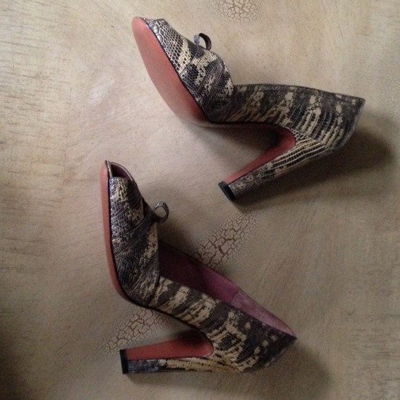 Python Alaia heels, never worn😍🙌 - Picture 2 of 2