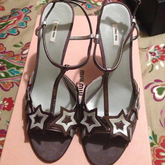 MIU MIU Grey Suede heels with leather straps